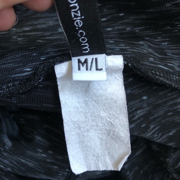 Onzie Spacedye Weave Yoga Capri Leggings NWOT - Picture 6 of 7